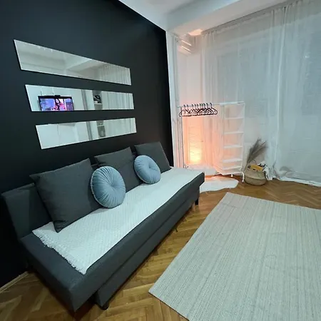 Apartment Comfy Crib *